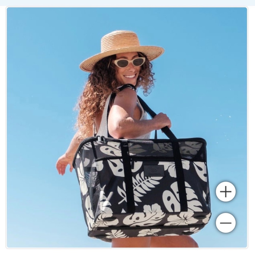Aloha + CleverMade Collapsible Beach Tote